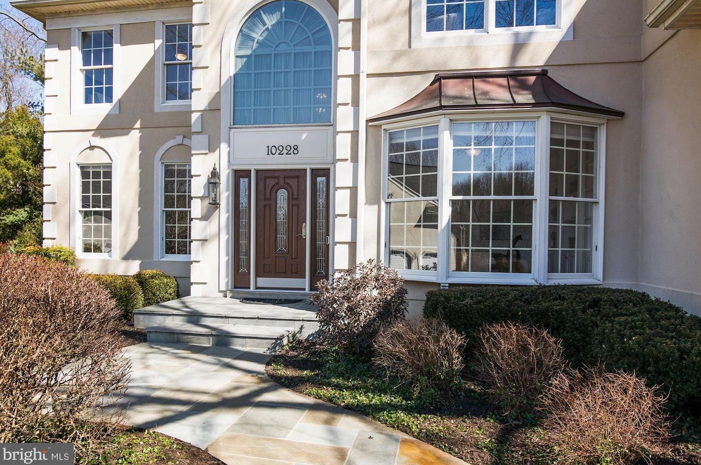 10228 Brittenford Dr, Vienna, VA 22182-1865