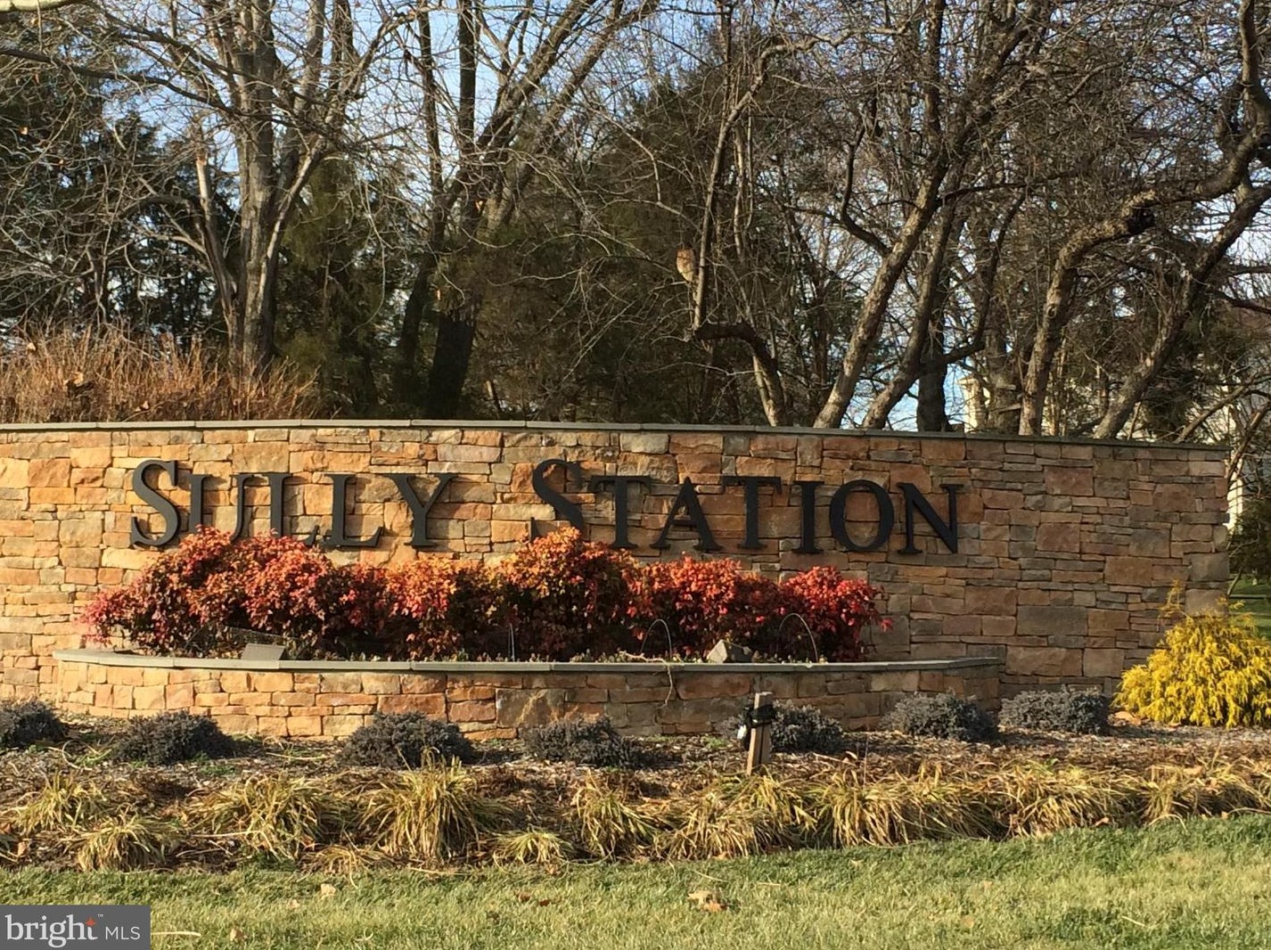 5236 Glen Meadow Rd, Centreville, VA 20120-1354