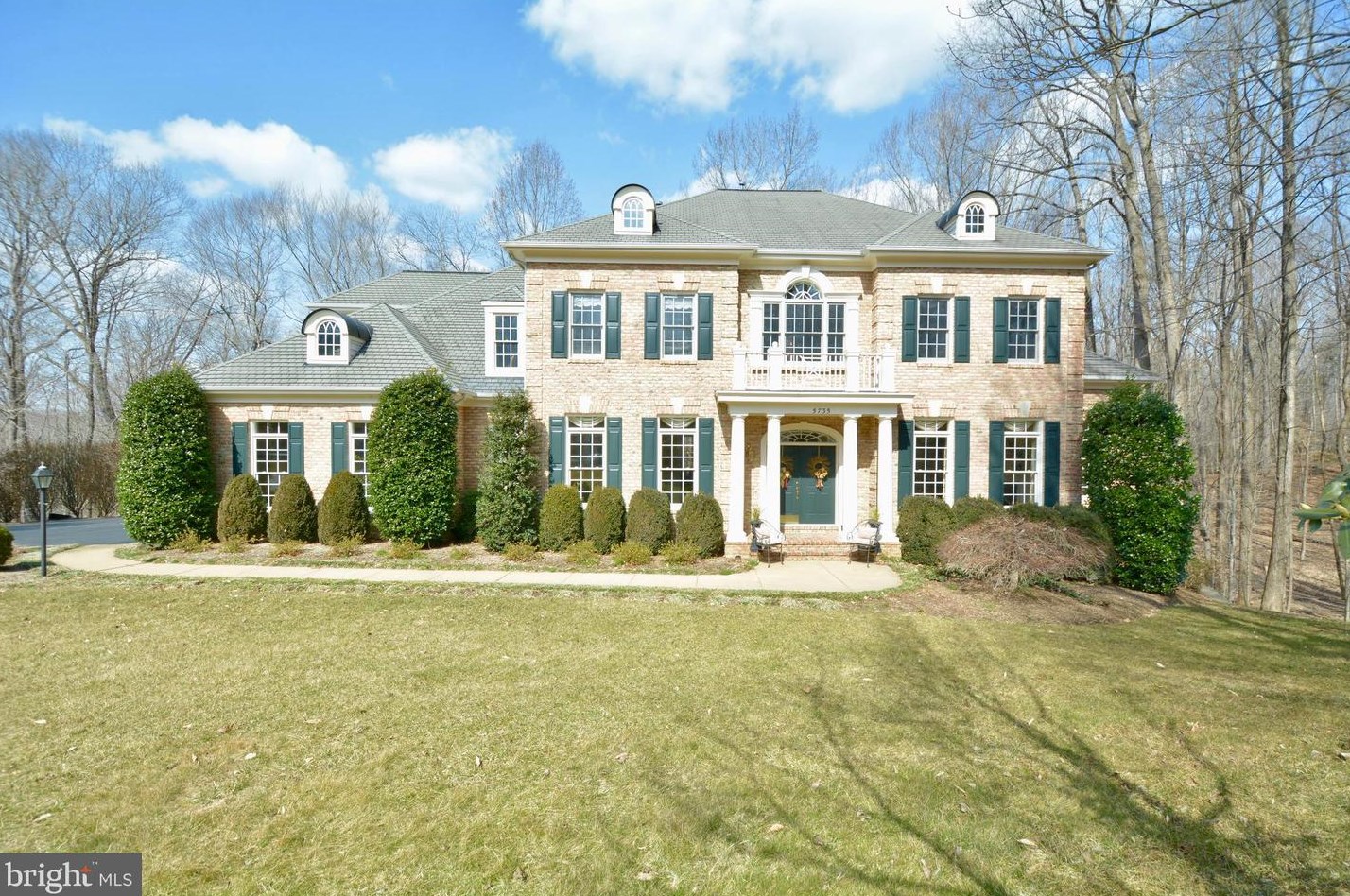 5735 Daingerfield Way, Fairfax, VA 22039-1056