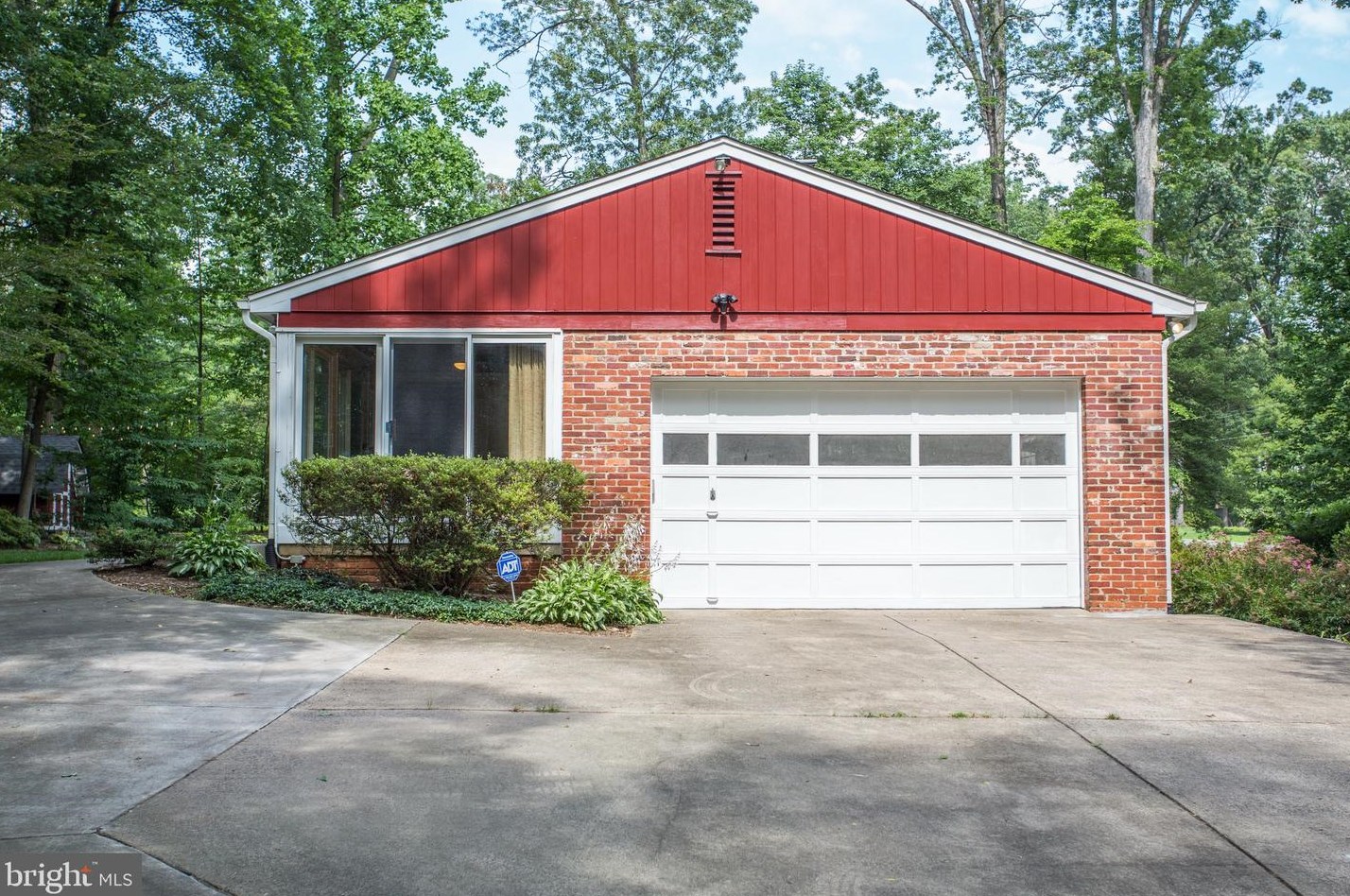 9001 Southwick St, Fairfax, VA 22031-3238