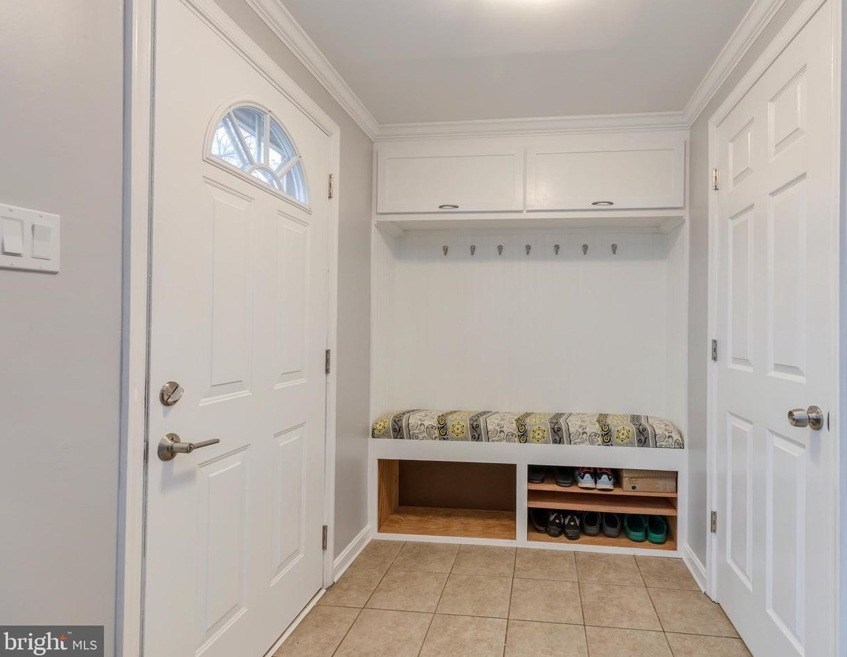 8601 Spring Creek Ct, Springfield, VA 22153
