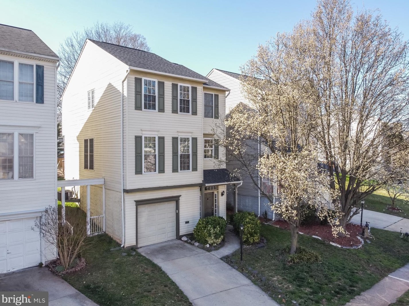 6552 Creek Run Dr, Centreville, VA 20121-3866