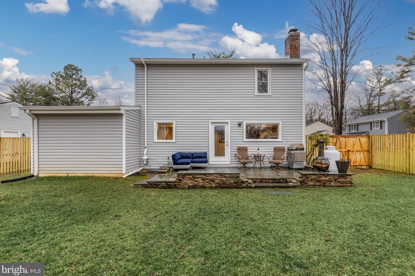 9551 Pine Cluster Cir, Vienna, VA 22181-5440