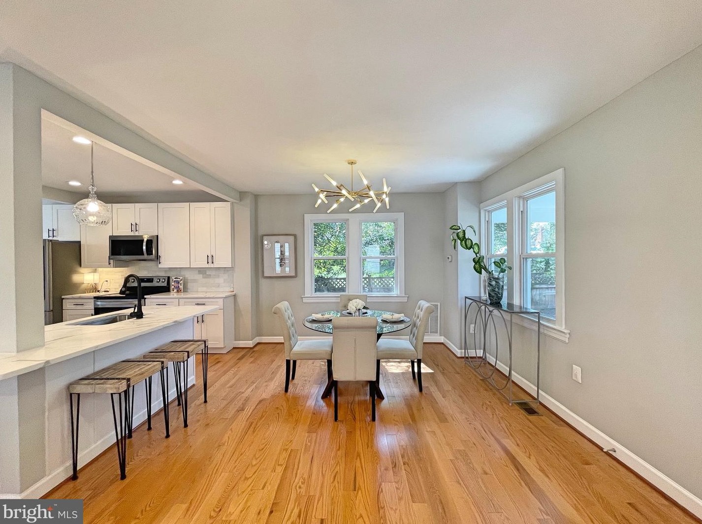 2815 Greenway Blvd, Falls Church, VA 22042