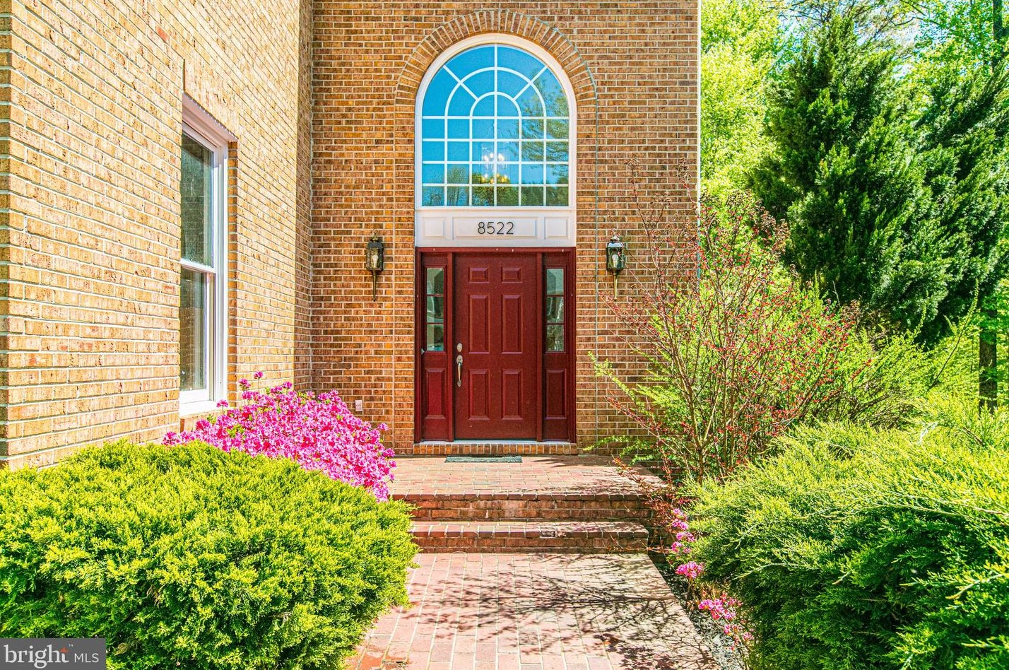 8522 Wild Spruce Dr, Springfield, VA 22153