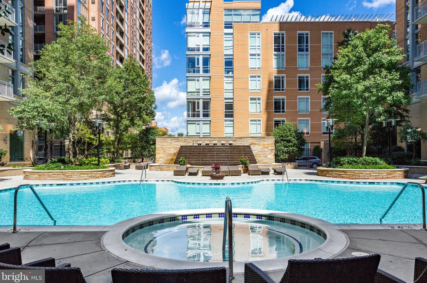 11990 Market St #1613, Herndon, VA 20190