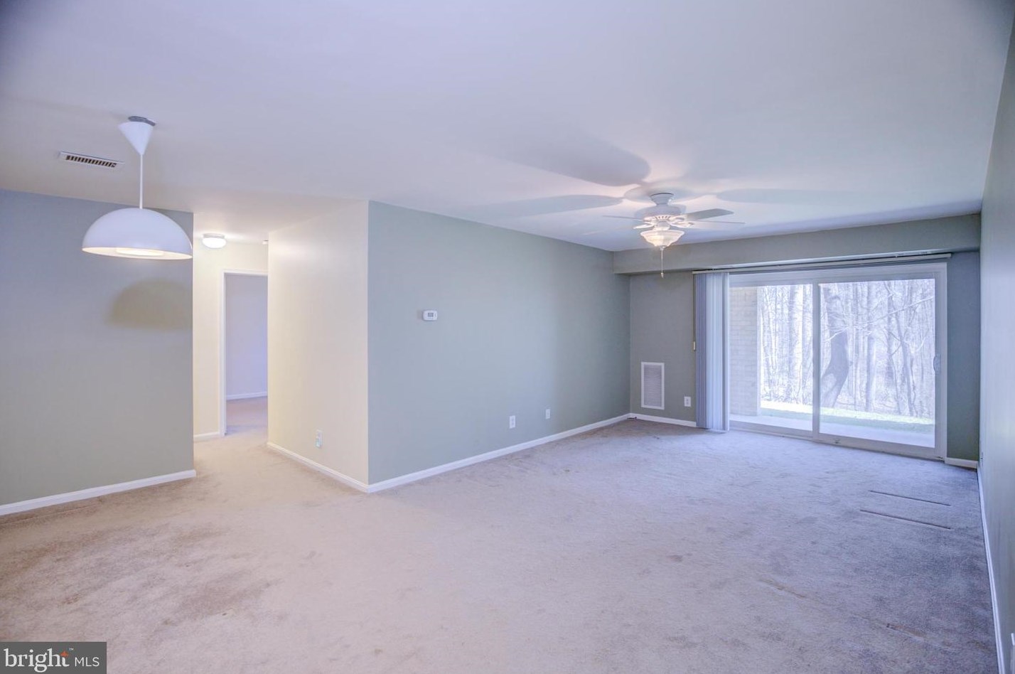 5821 Cove Landing Rd #101, Springfield, VA 22015