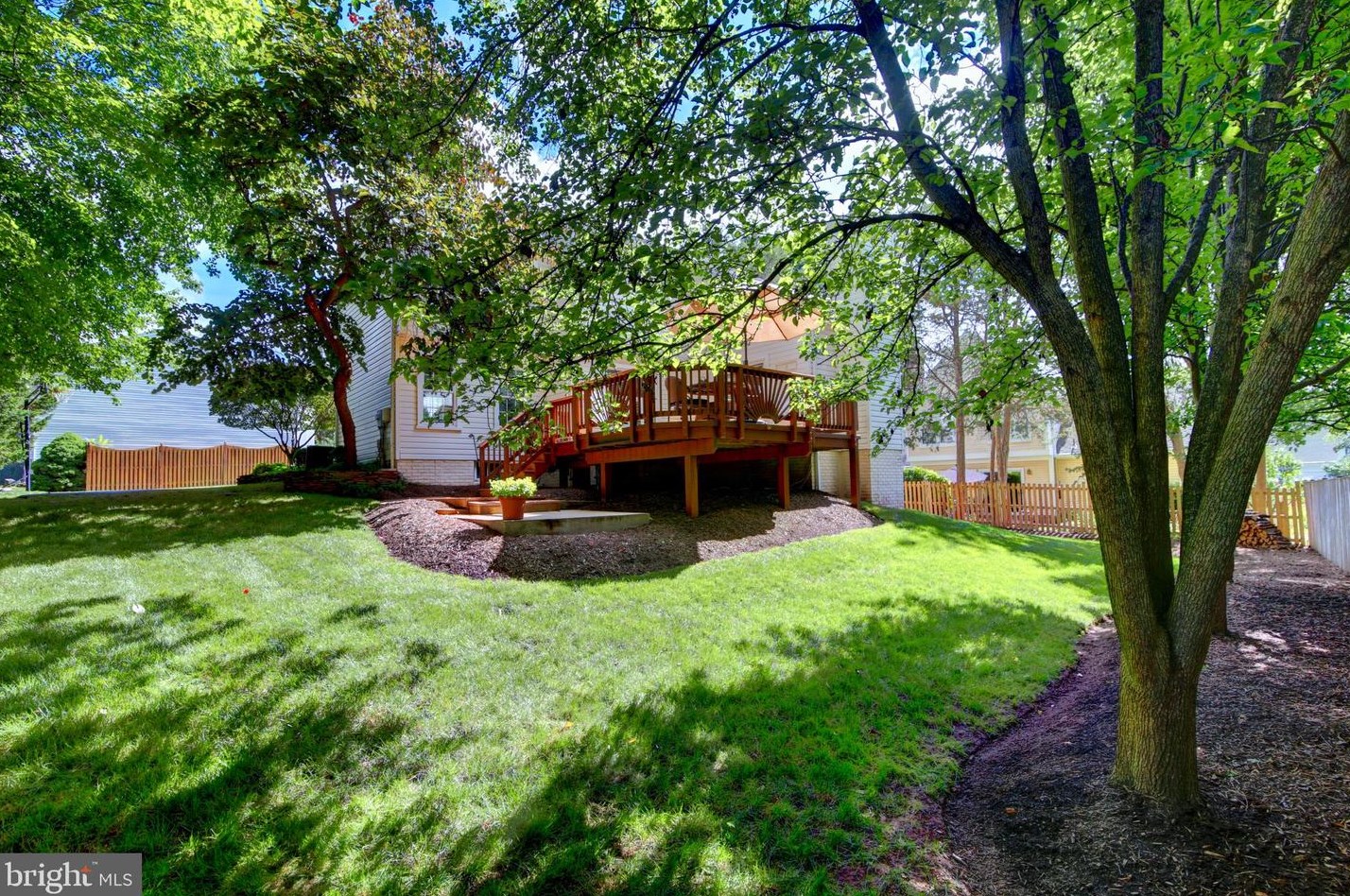 14366 Quail Pond Ct, Centreville VA  20120-1652 exterior