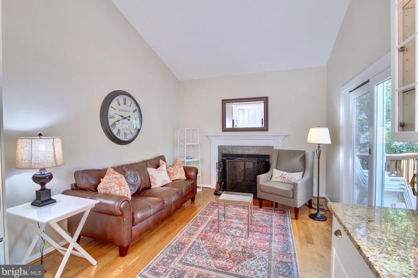 14366 Quail Pond Ct, Centreville VA  20120-1652 exterior
