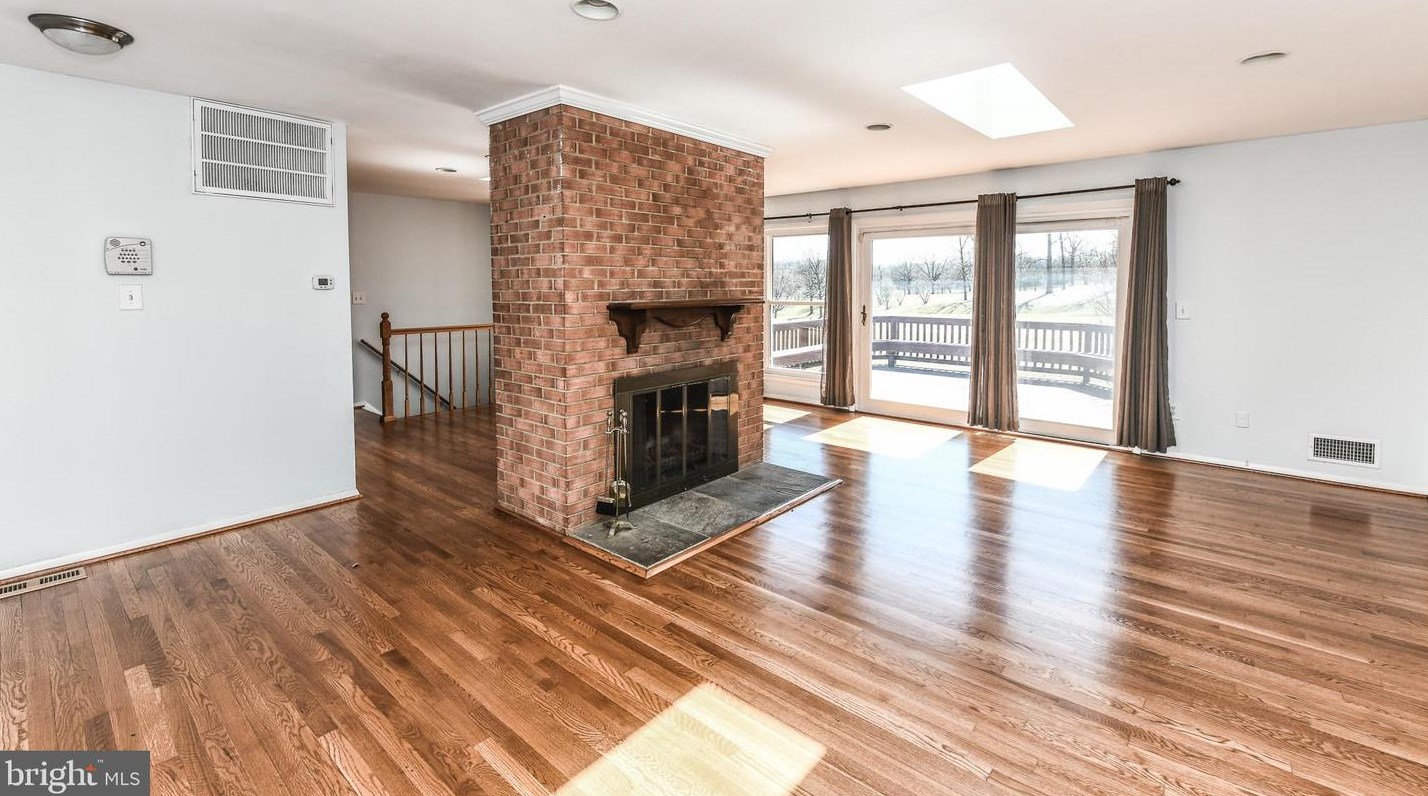 8103 Ainsworth Ave, Springfield, VA 22152