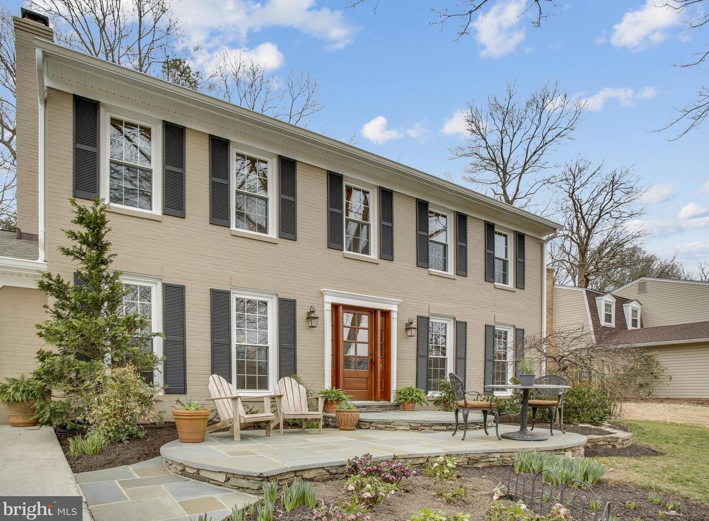 2103 Freda Dr, Vienna, VA 22181-3259