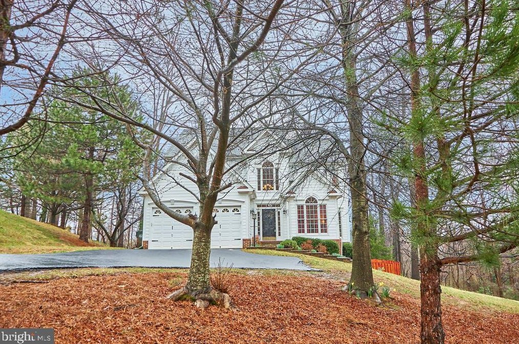 2347 Sandburg St, Vienna, VA 22027-1141