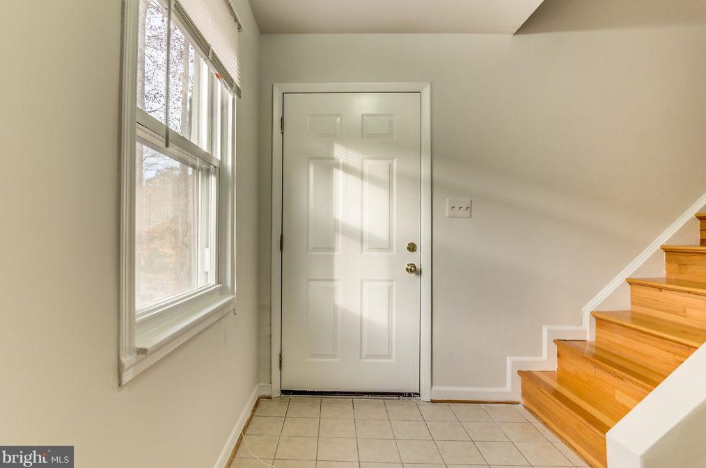 7732 Matisse Way, Springfield VA  22153-3434 exterior