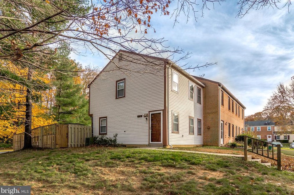7732 Matisse Way, Springfield VA  22153-3434 exterior