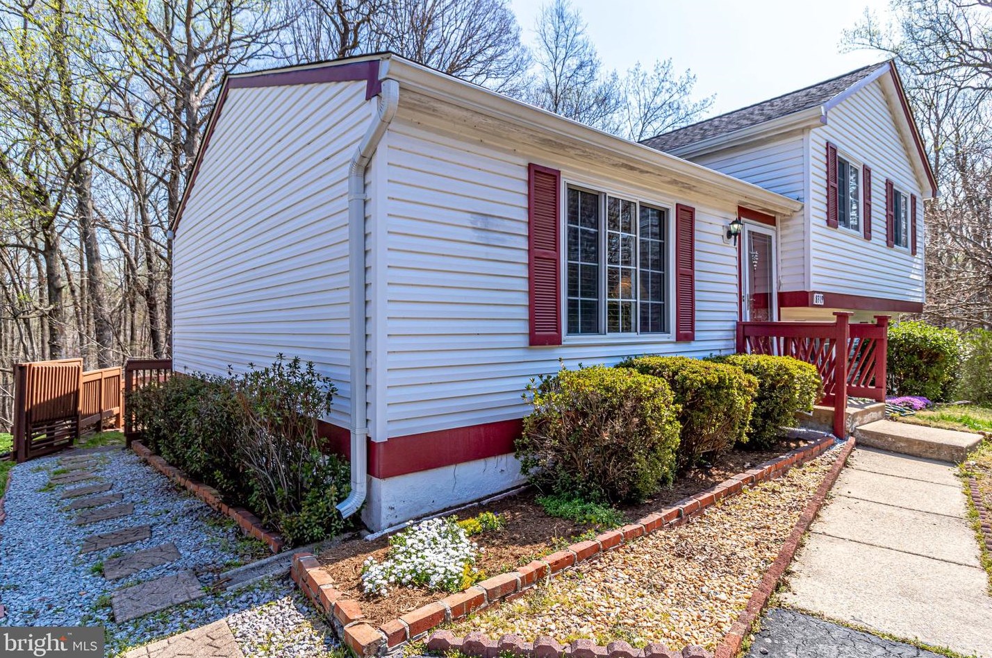 8319 White Star Ct, Springfield, VA 22153
