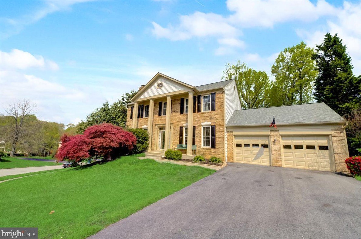 8900 Magnolia Ridge Rd, Fairfax, VA 22039-3021