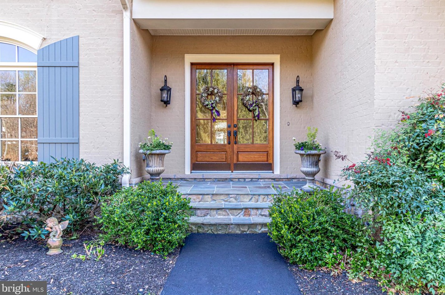 10515 Vale Rd, Vienna, VA 22124-1518