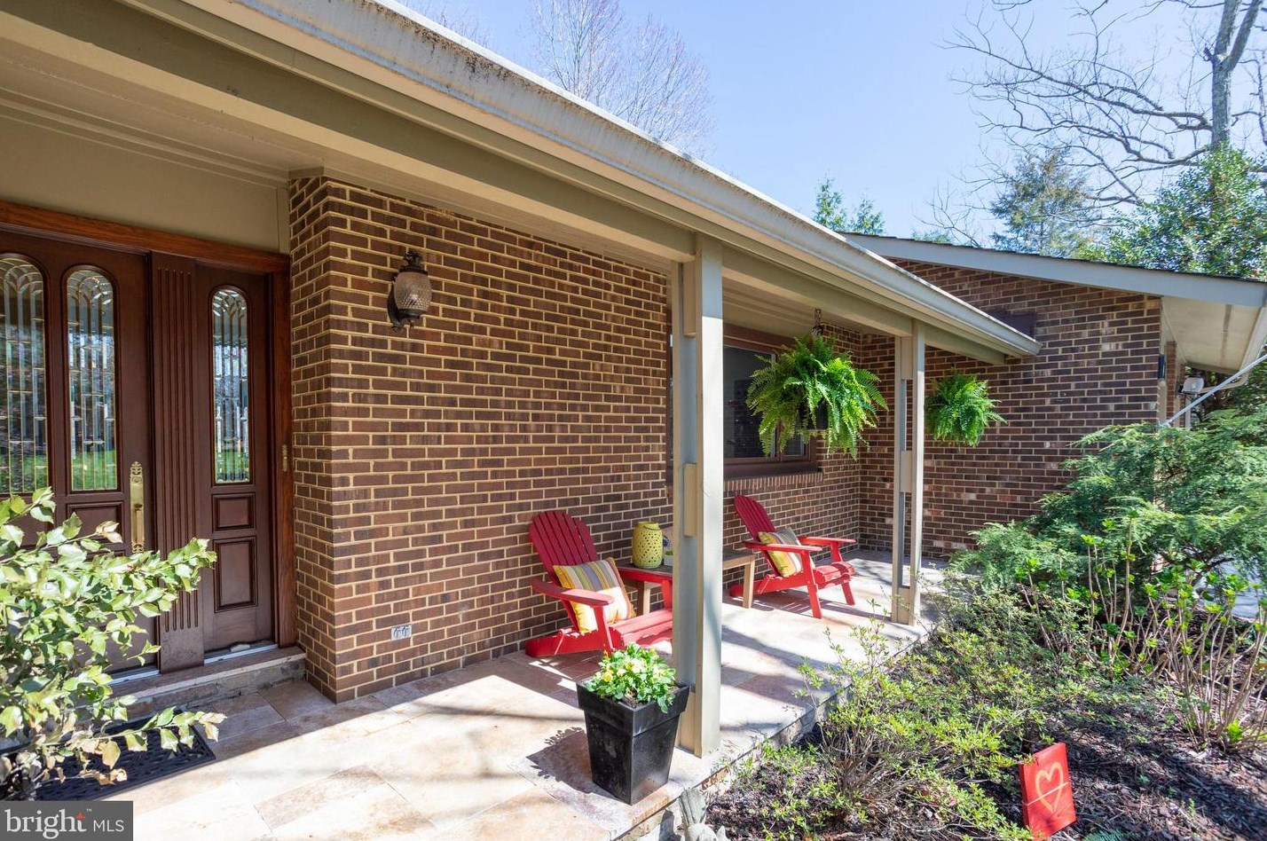 1420 Wolftrap Run Rd, Vienna, VA 22182-1736