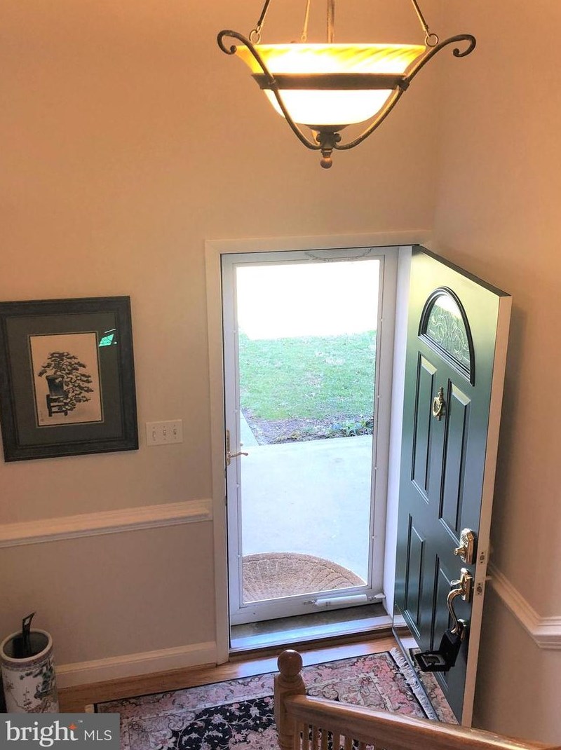 1023 Westbriar Dr, Vienna, VA 22180-3668