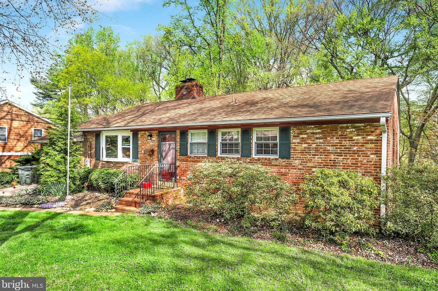 7122 Dalhouse St, Springfield, VA 22151