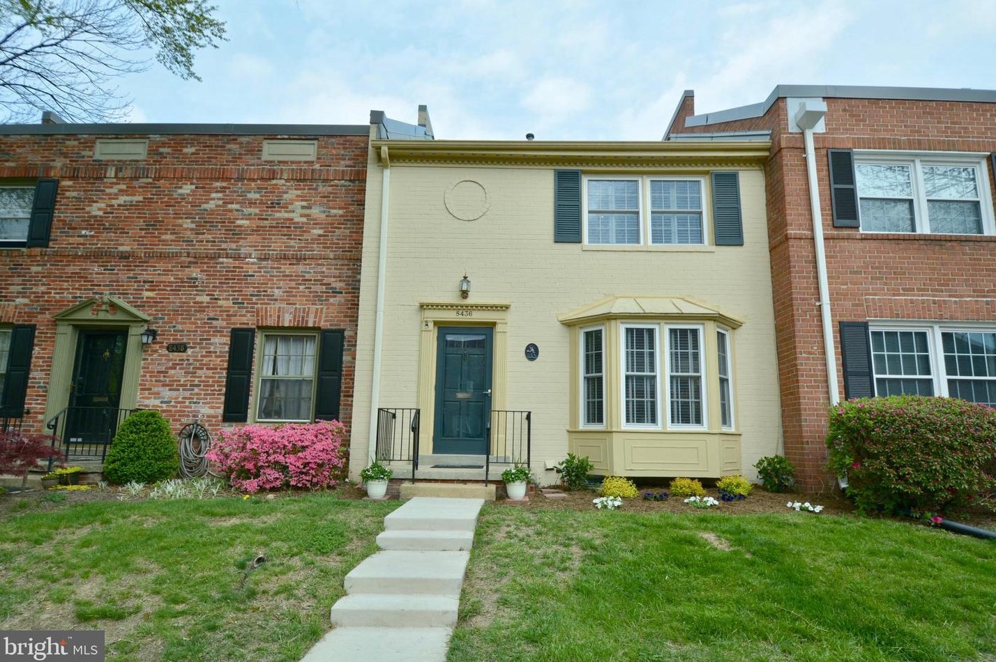 8436 Willow Forge Rd, Springfield, VA 22152