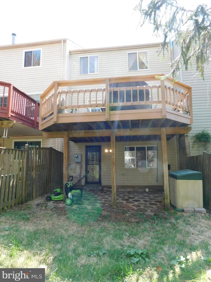 13228 Custom House Ct, Fairfax VA 22033-1311 exterior