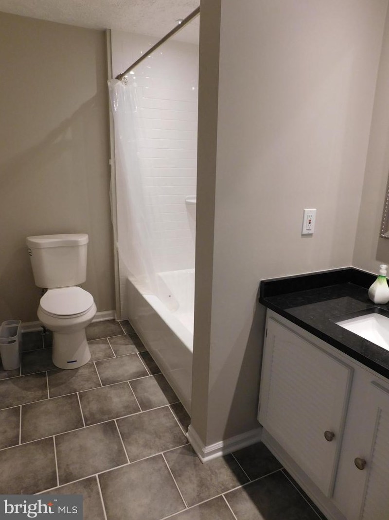 13228 Custom House Ct, Fairfax VA 22033-1311 exterior