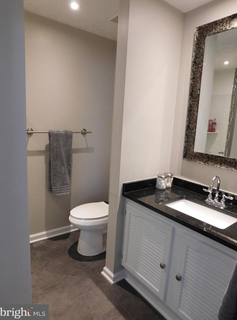 13228 Custom House Ct, Fairfax VA 22033-1311 exterior