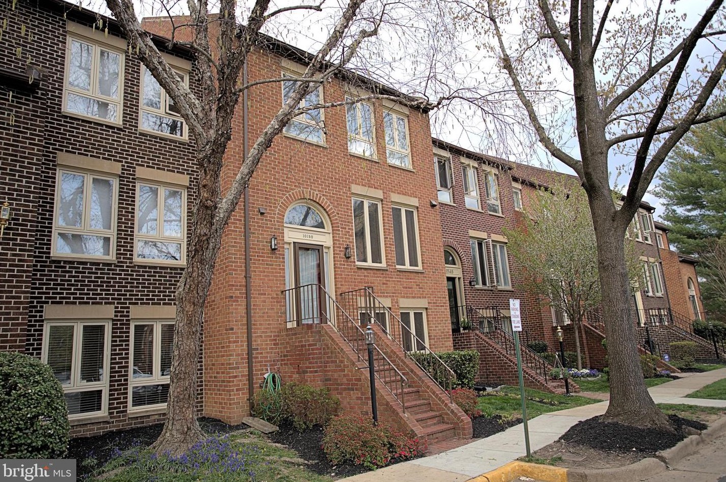 10150 Turnberry Pl, Vienna, VA 22124-2846