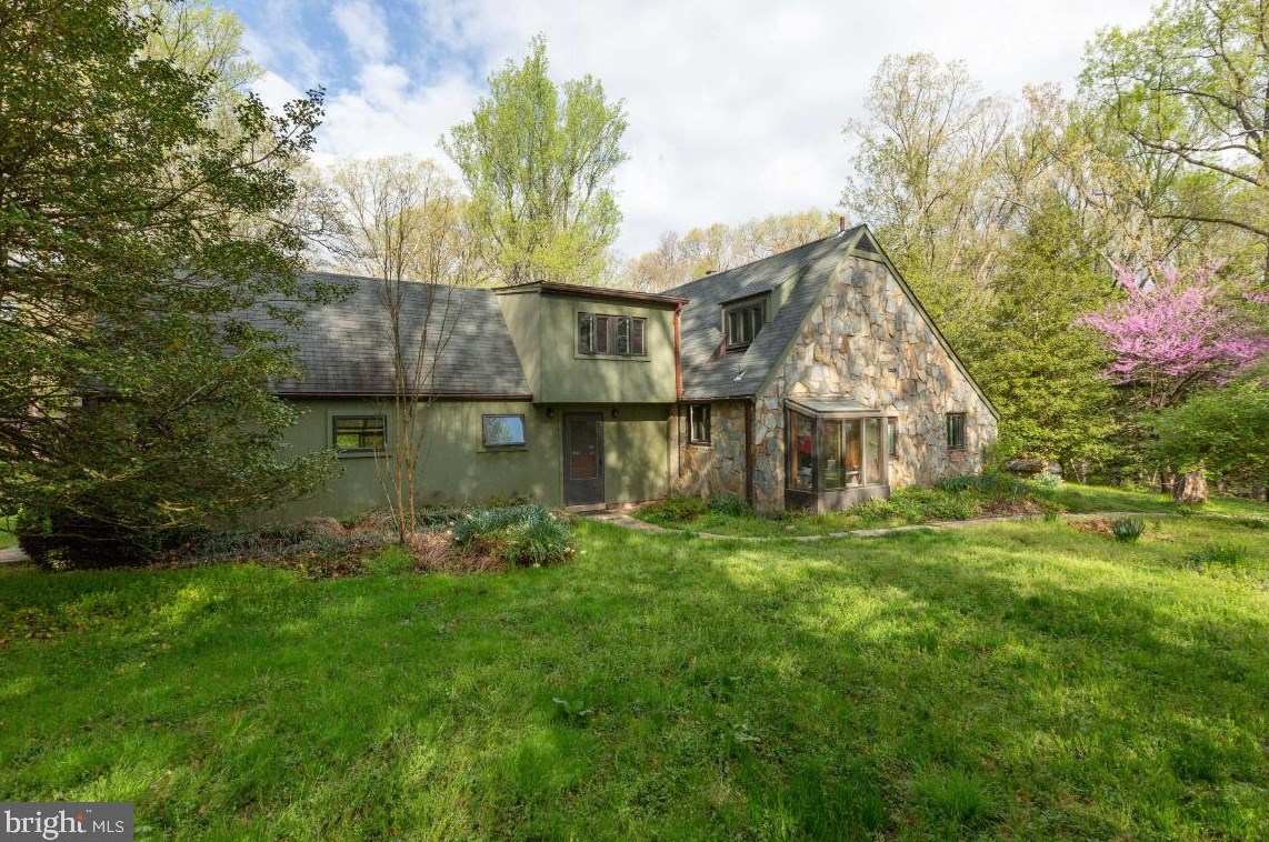2414 Little Fox Ln, Vienna, VA 22181-3022