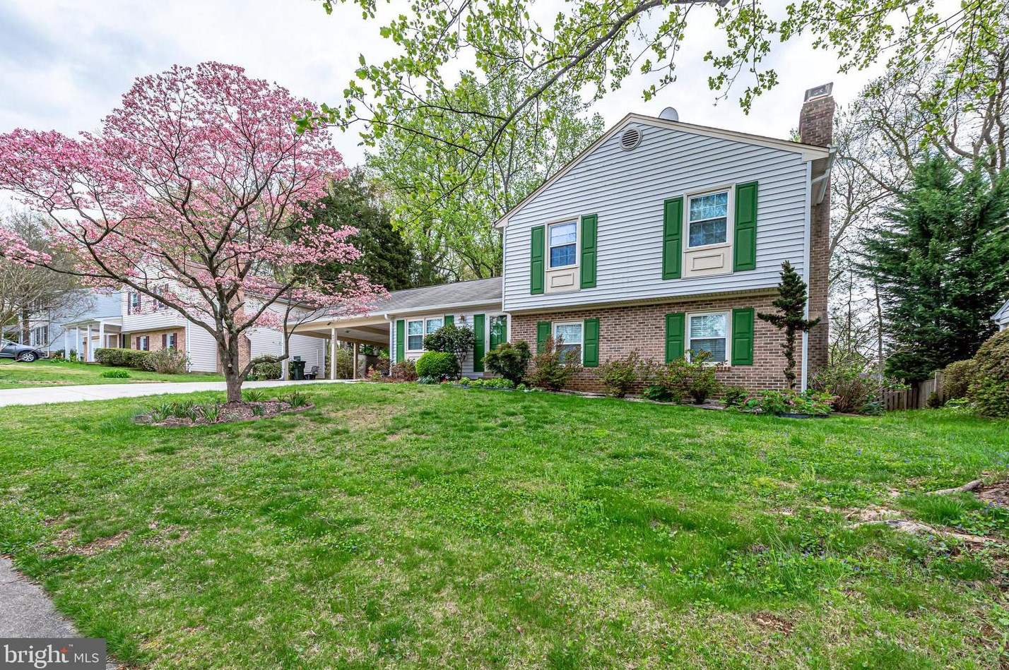 4337 Farm House Ln, Fairfax, VA 22032-1613