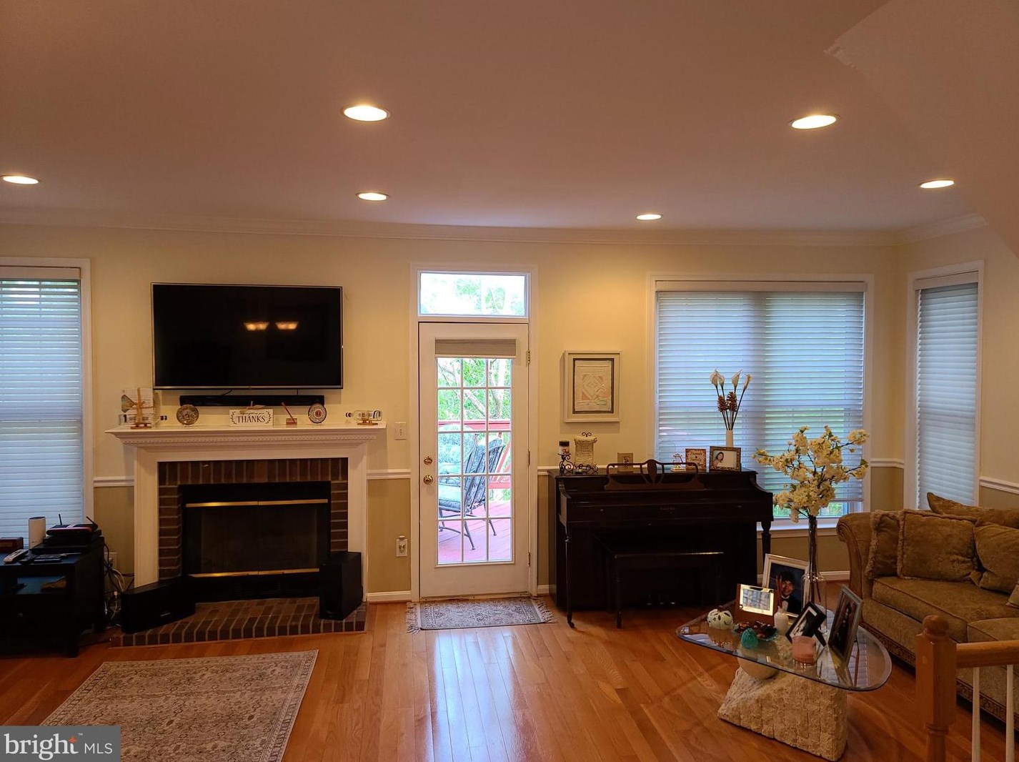 6521 Creek Run Dr, Centreville, VA 20121-3869