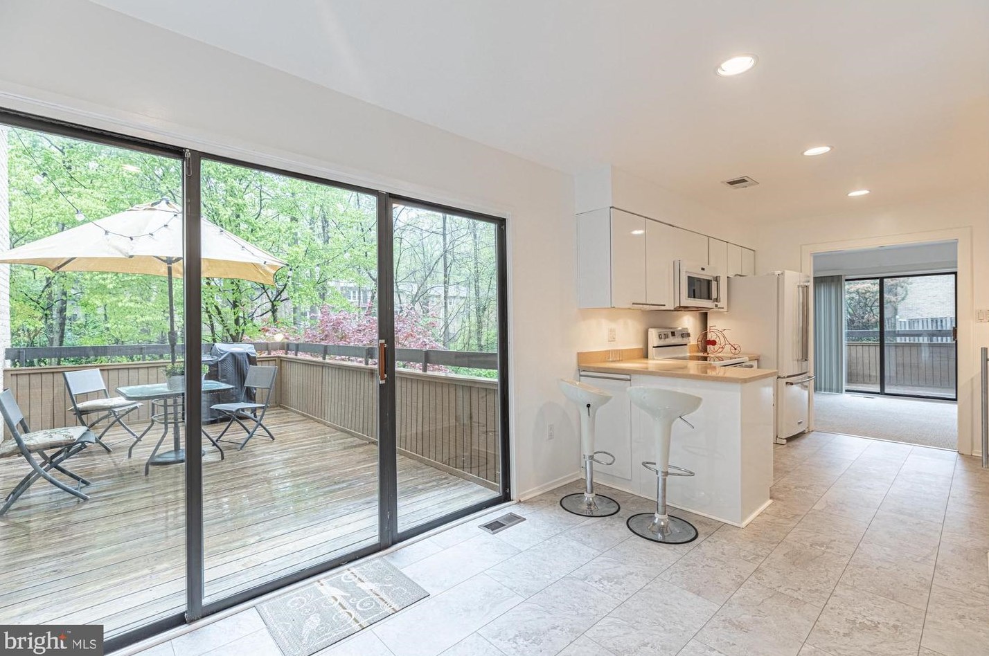 9063 Blarney Stone Dr, Springfield, VA 22152