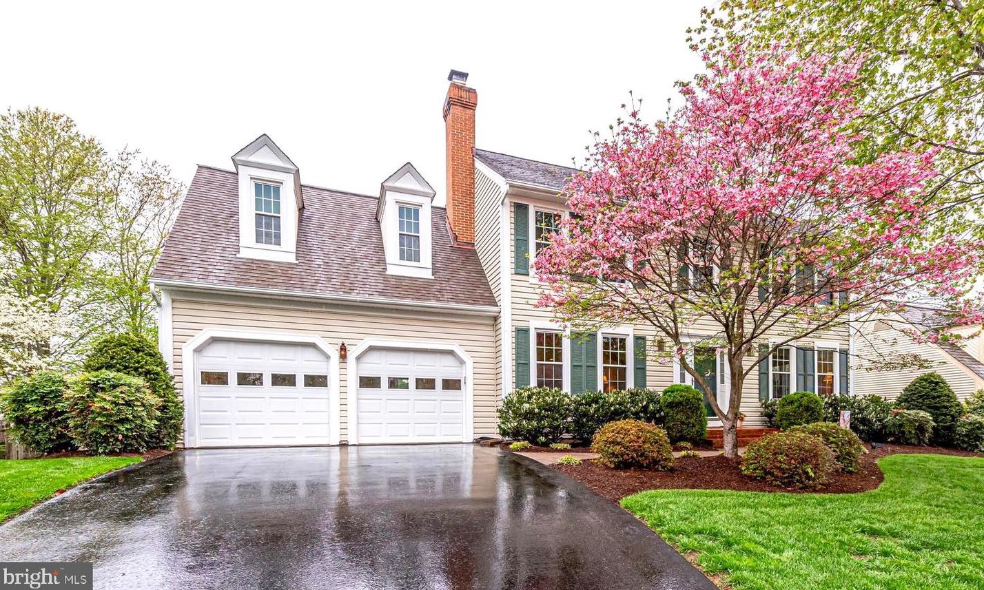 6448 Battle Rock Dr, Clifton, VA 20124