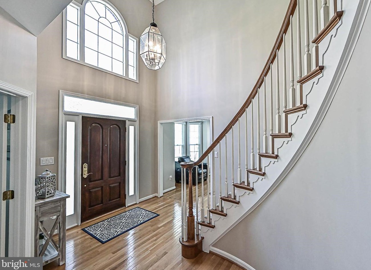 9011 Copperleaf Ln, Fairfax, VA 22039-3061