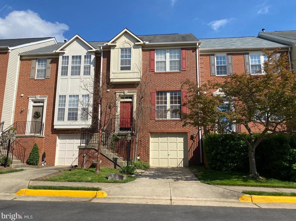 2005 Madrillon Springs Ct, Vienna, VA 22182