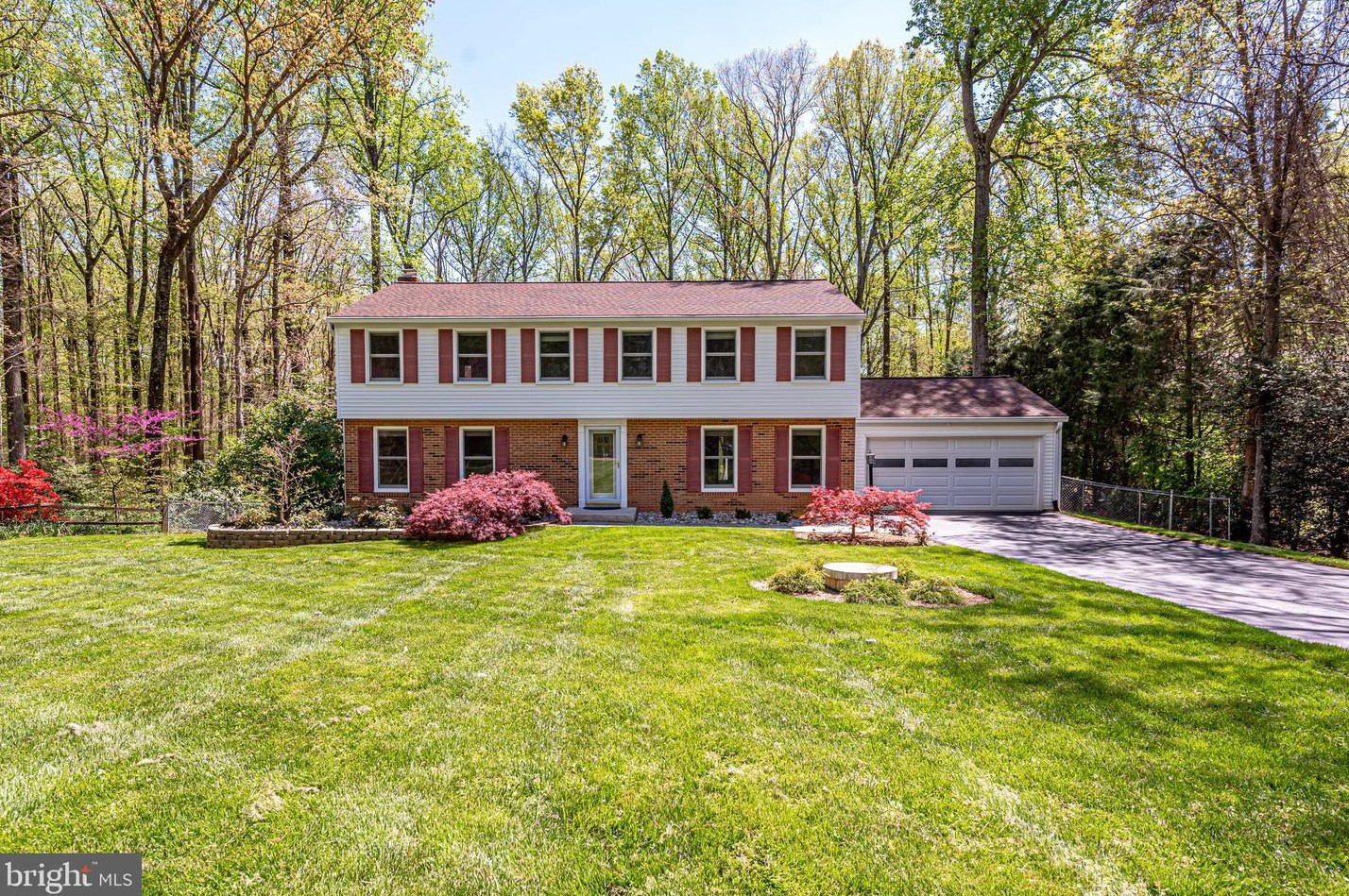 11943 Goodwood Dr, Fairfax, VA 22030-5710