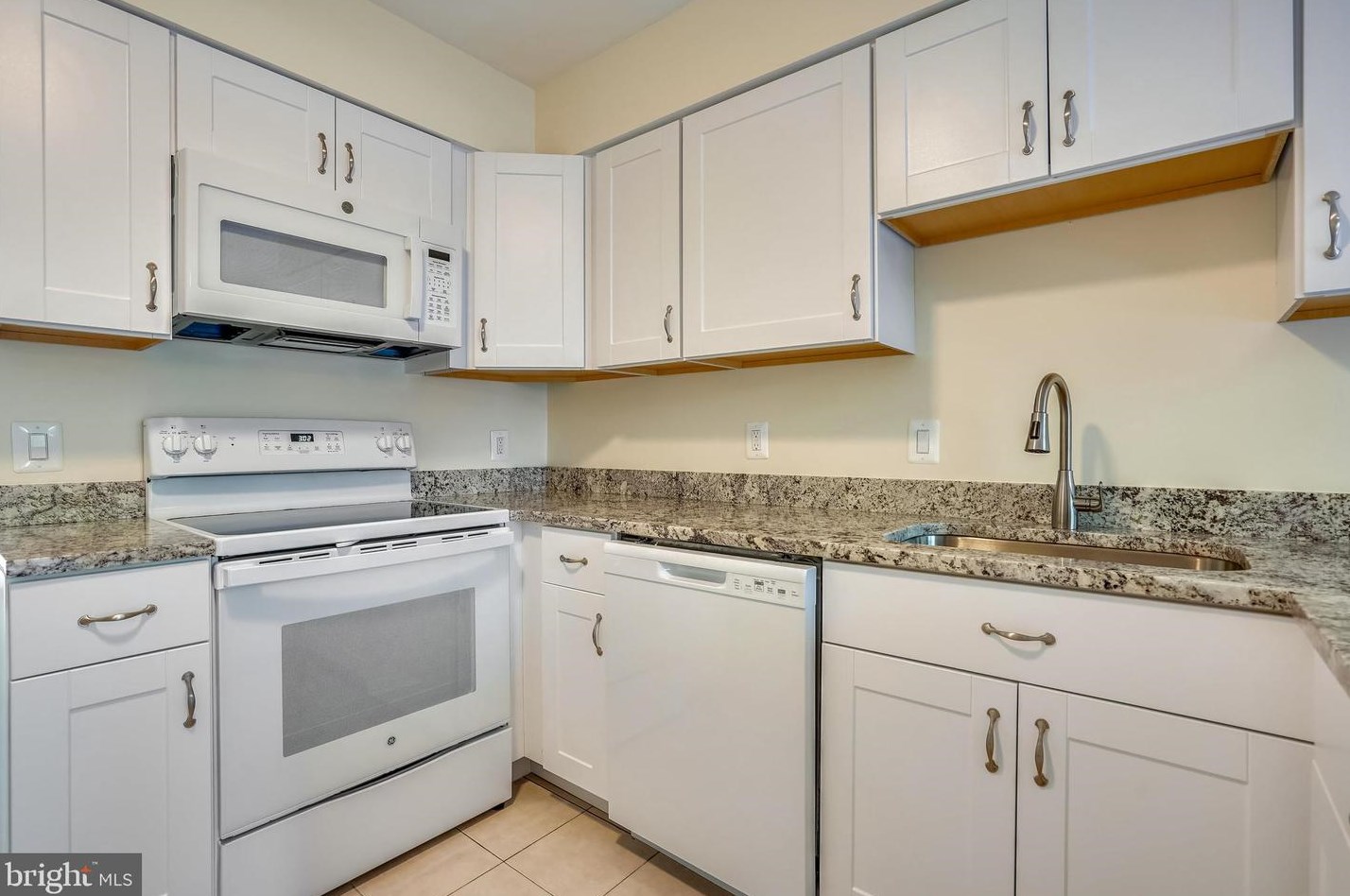 1386 Northgate Square, Herndon, VA 20190
