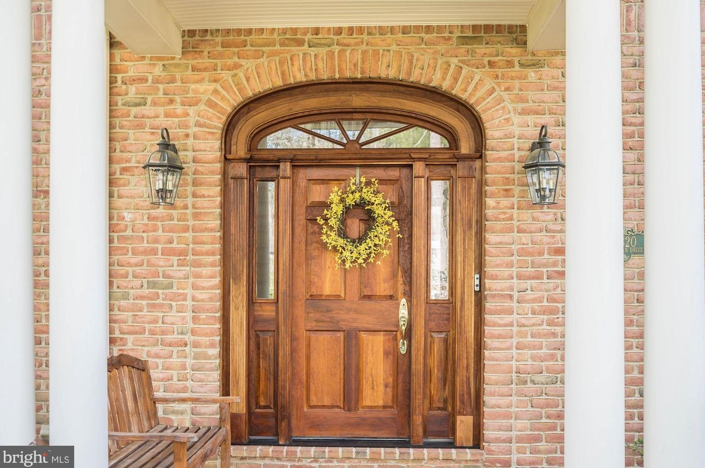 12820 Dunvegan Dr, Clifton, VA 20124