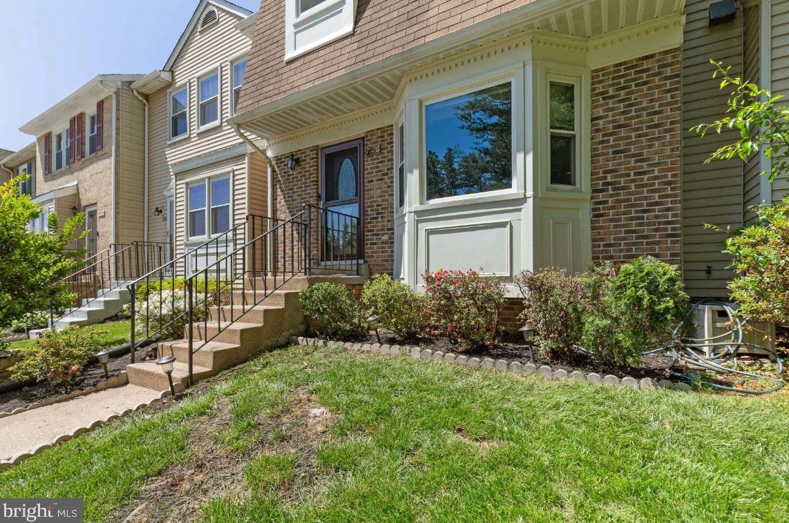 7926 Wentworth Pl, Springfield, VA 22152