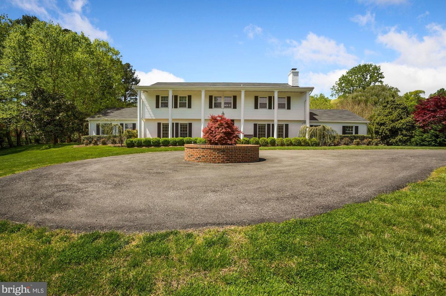 7608 Manor House Dr, Fairfax, VA 22039-2220