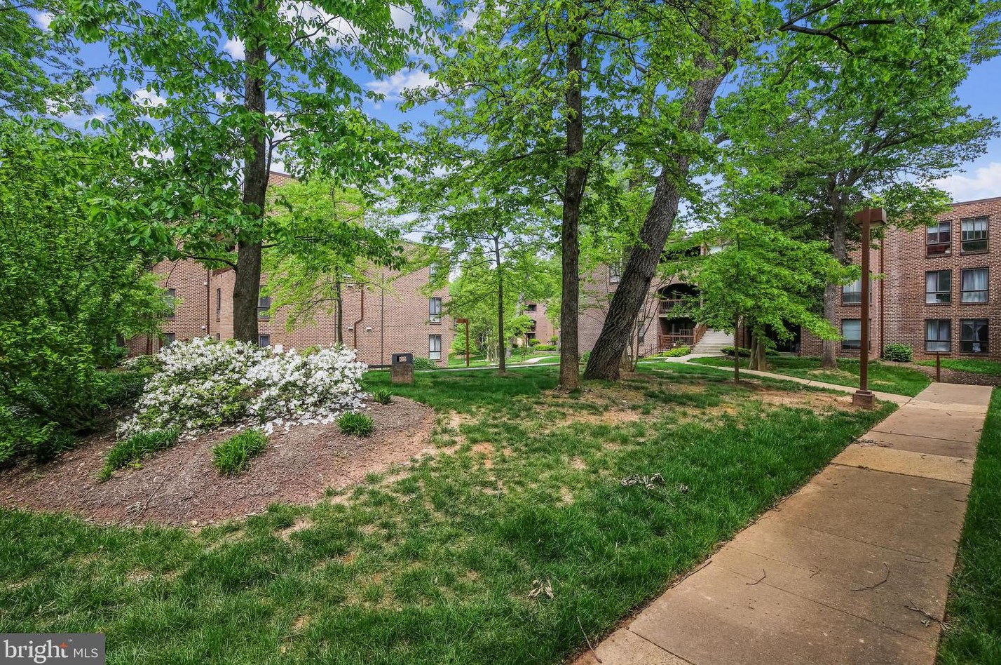 11256 Chestnut Grove Square #24, Herndon, VA 20190