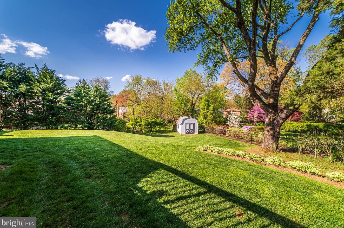 1817 Baldwin Dr, Mc Lean VA 22101-5055 exterior