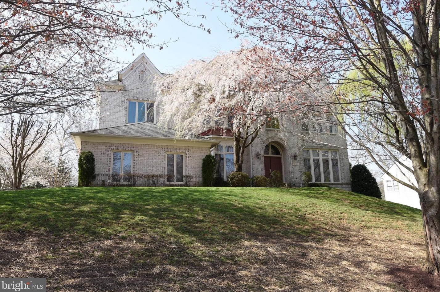 2780 Marshall Lake Dr, Vienna, VA 22124-1148