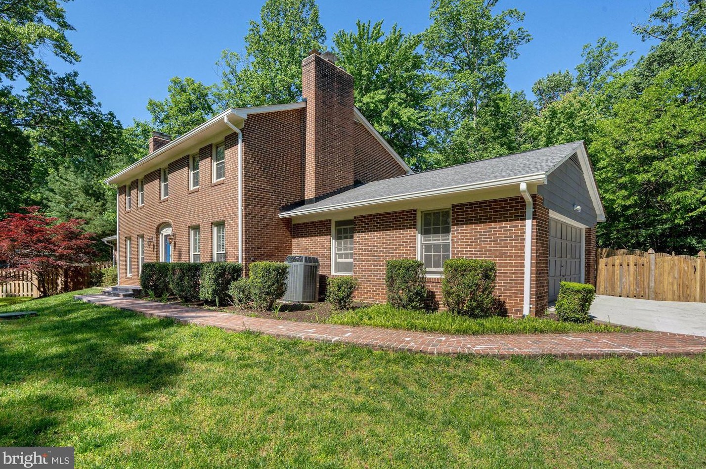 3268 Tilton Valley Dr, Fairfax, VA 22033-1806