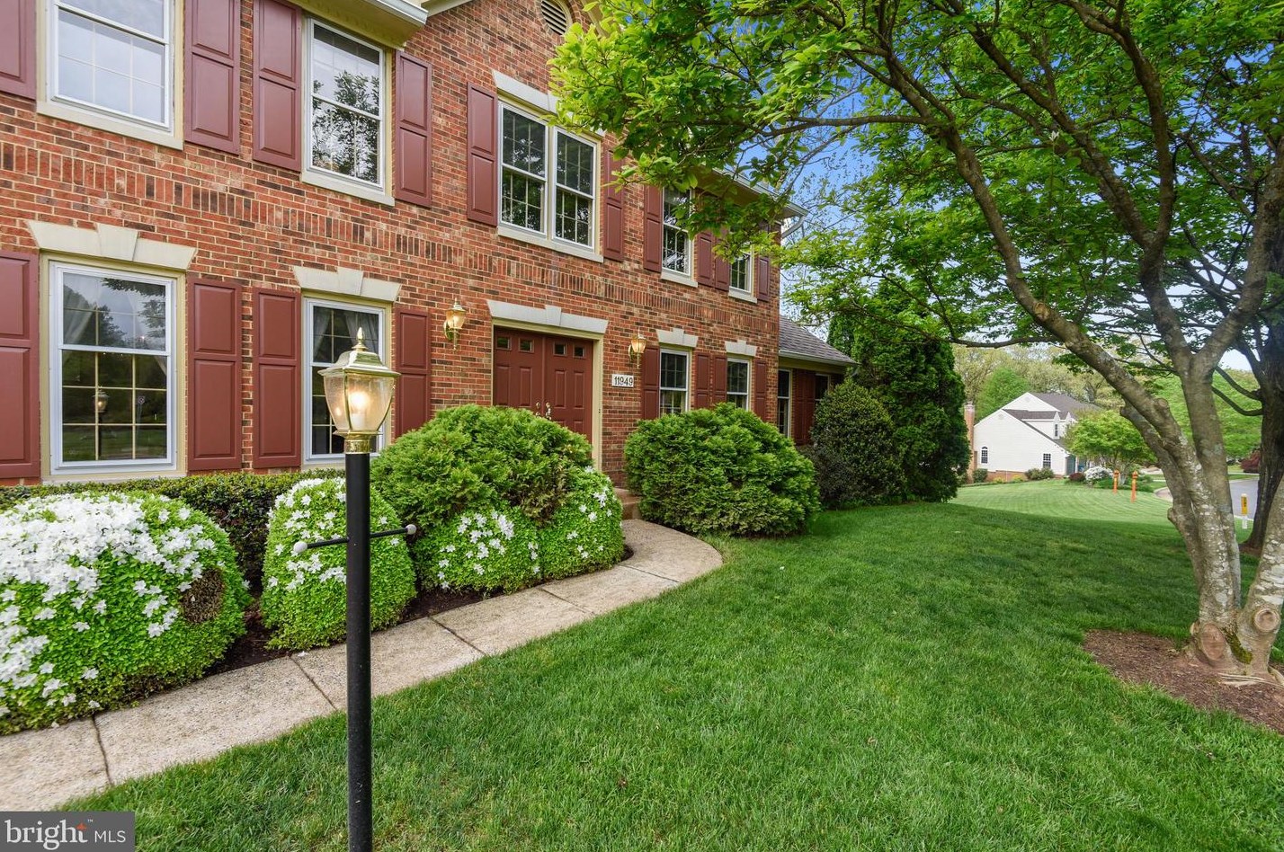 11949 Grey Squirrel Ln, Herndon, VA 20194