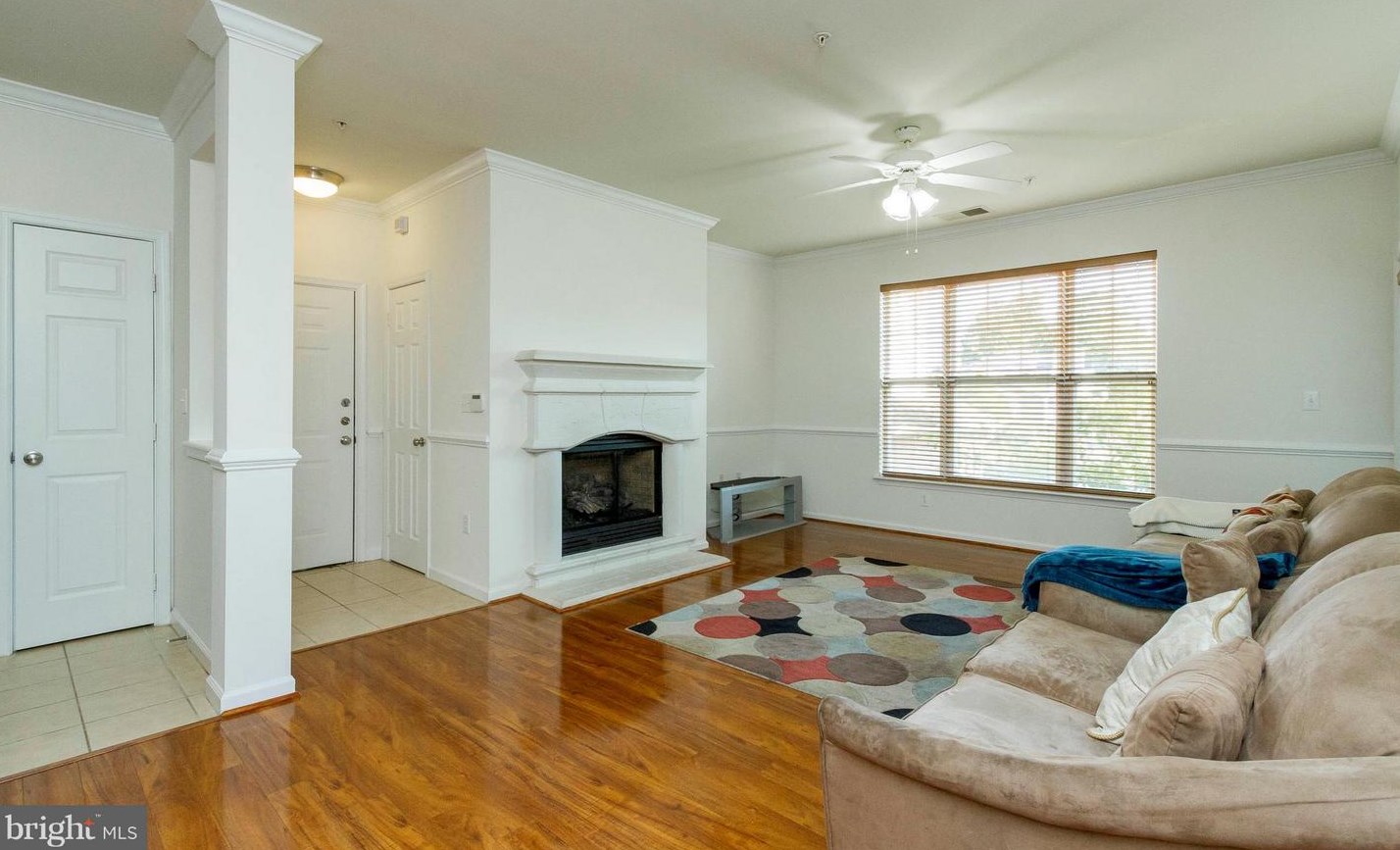12100 Garden Grove Cir, Fairfax, VA 22030-9018