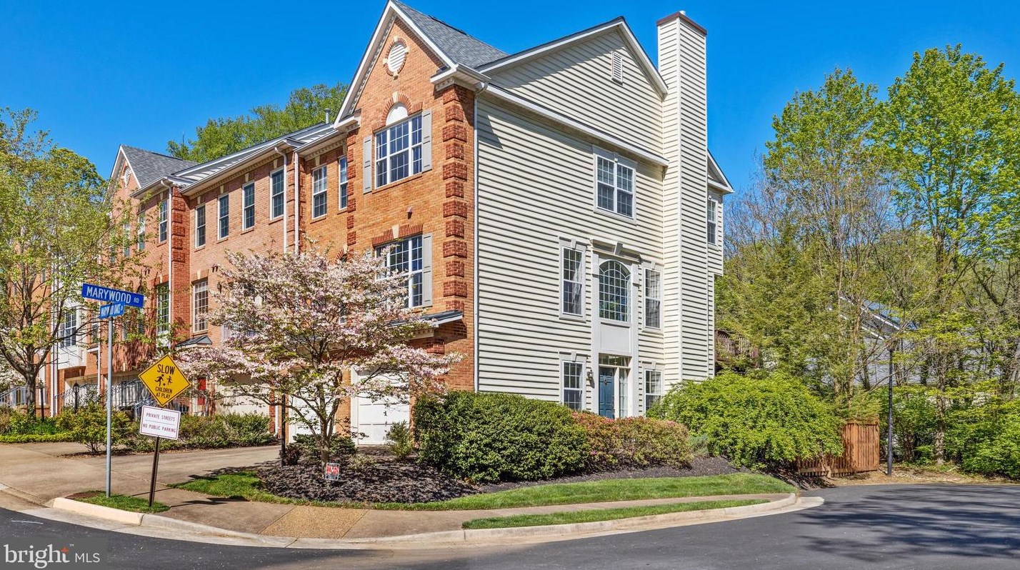 2809 Marywood Oaks Ln, Vienna, VA 22181-6185