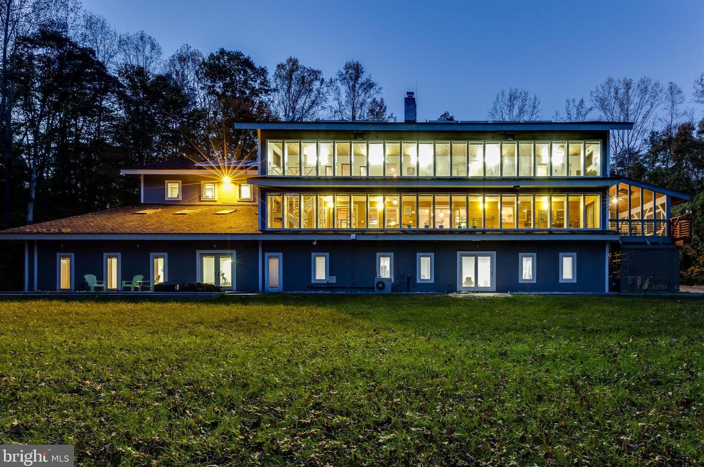 10313 Dominion Valley Dr, Fairfax, VA 22039-2416