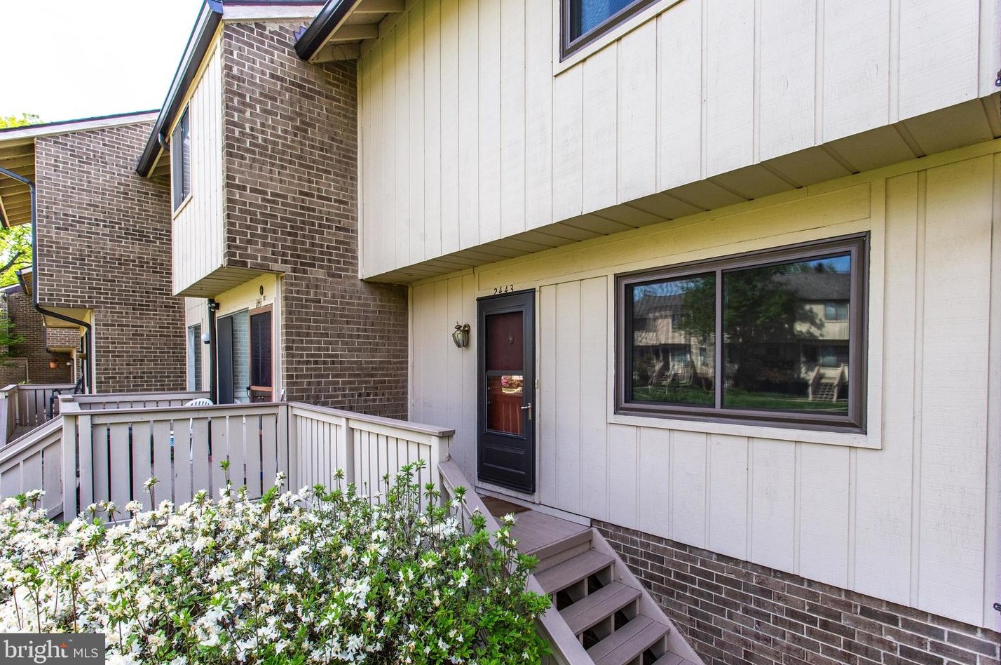 2443 Glengyle Dr, Vienna, VA 22181-5521